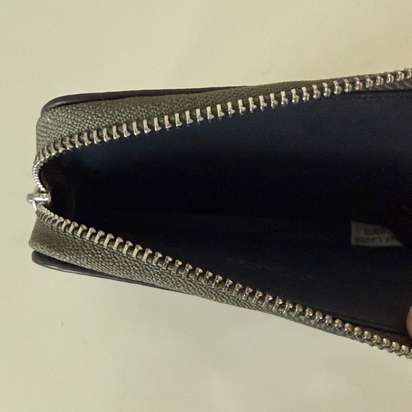 Coach Olive Leather Card Case with Chain - Picture 3 of 3